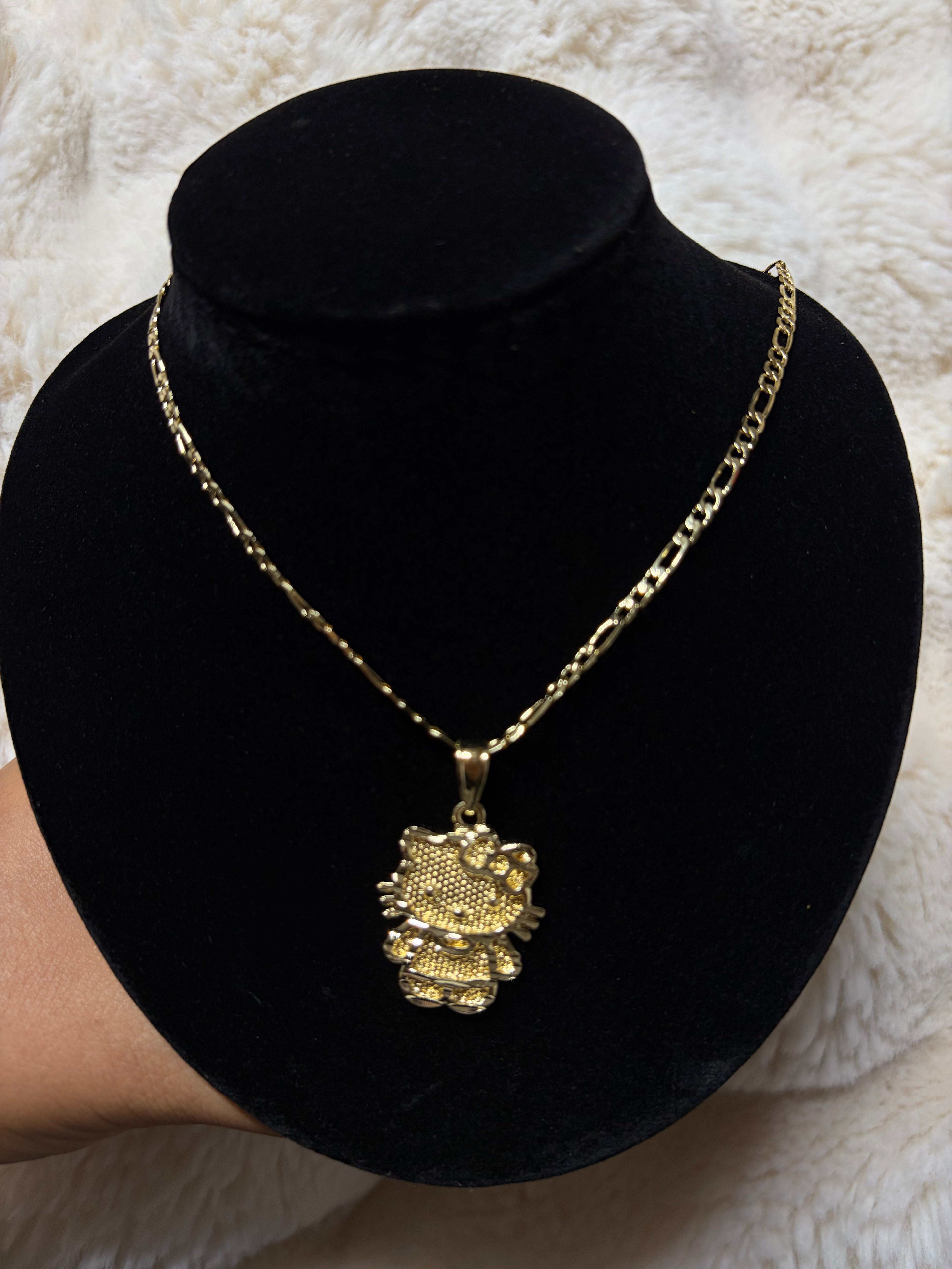BIGGER HELLO KITTY NECKLACES