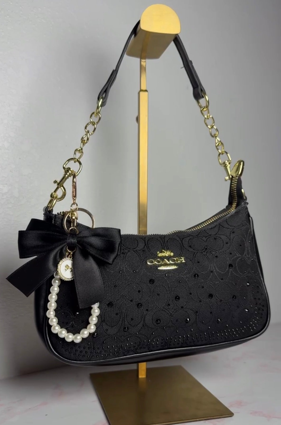 BLACK PURSE WITH BOW